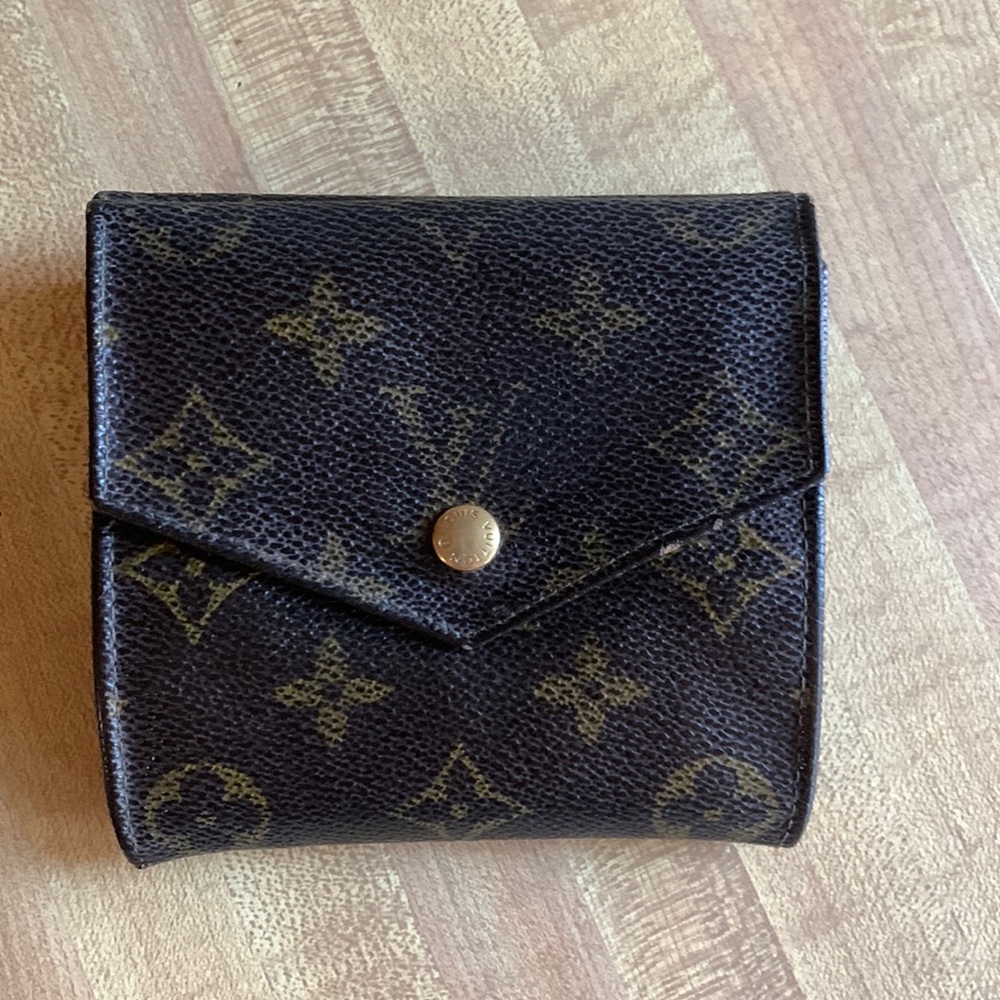 Louis Vuitton Monogram wallet